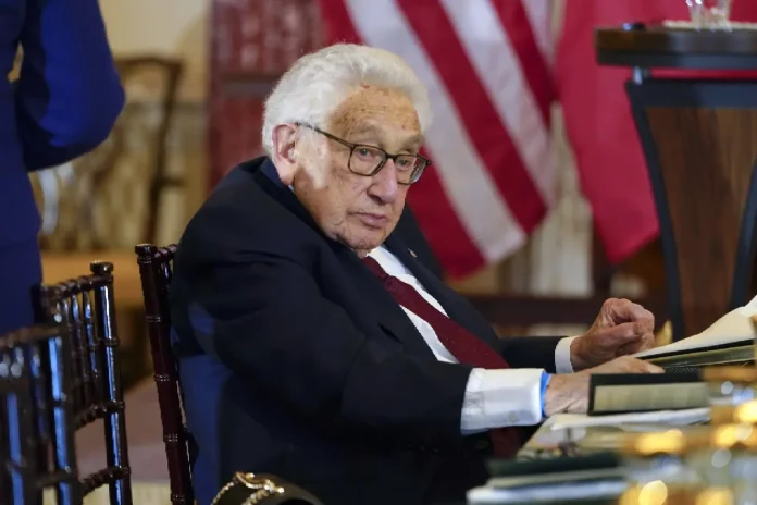 Henry Kissinger, diplomate controversÃ© qui a faÃ§onnÃ© les affaires mondiales