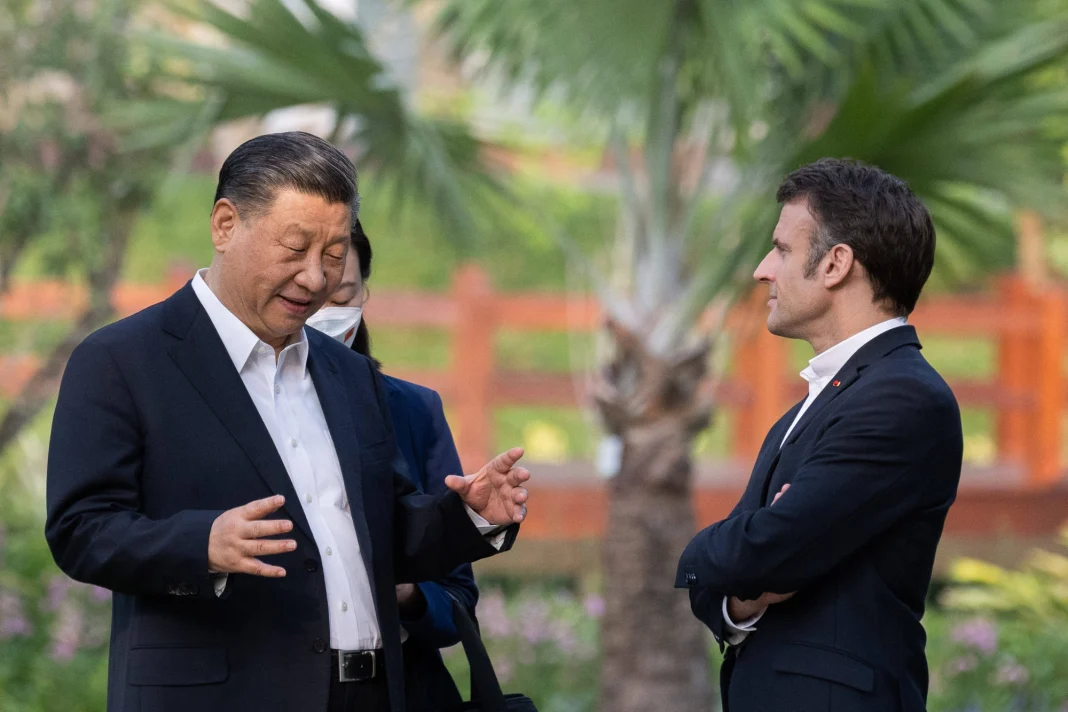 Emmanuel Macron et Xi Jinping en Chine, en avril 2023 CrÃ©dit : Jacques WITT / POOL / AFP