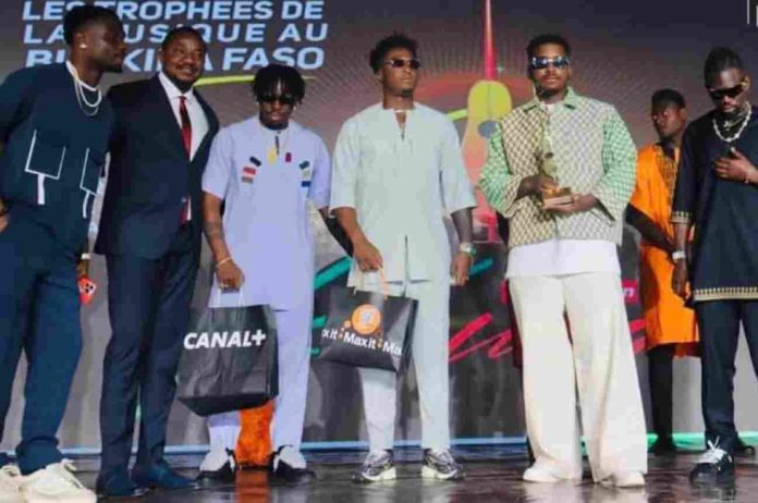 Tam sir remporte le prix du meilleur artiste dâ€™Afrique de lâ€™Ouest au KundeÌ